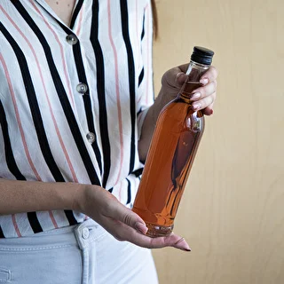 6er-Set: Schlanke 500-ml-Glasflaschen mit schwarzem Schraubverschluss – für Wodka – photo 8