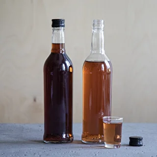 6er-Set: Schlanke 500-ml-Glasflaschen mit schwarzem Schraubverschluss – für Wodka – photo 9