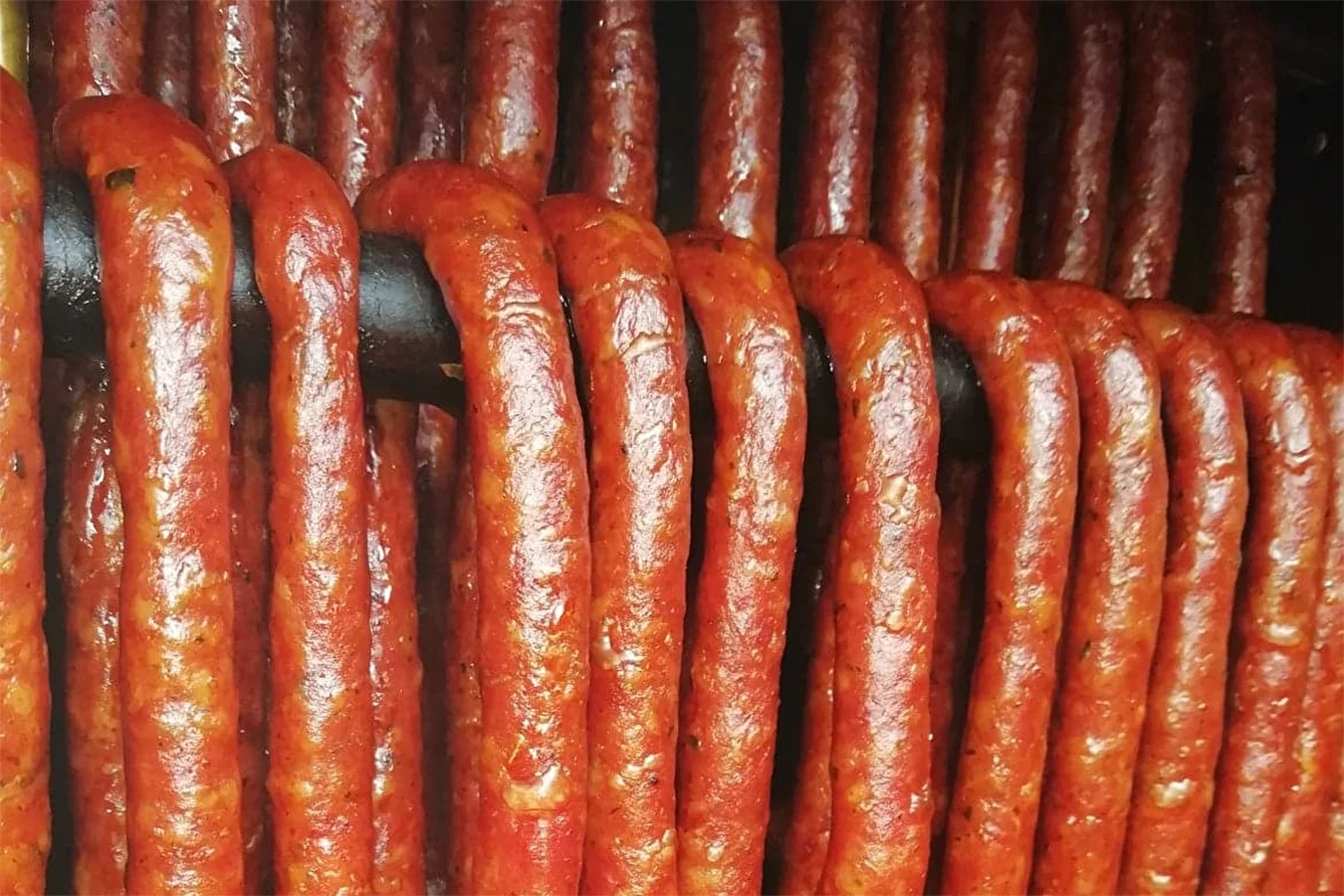 Hausgemachte Schweine-Kabanos