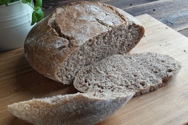 Weizenbrot mit Vollkornmehl