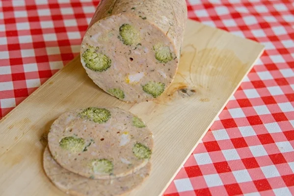 Terrine aus dem Schinkenkocher mit Brokkoli