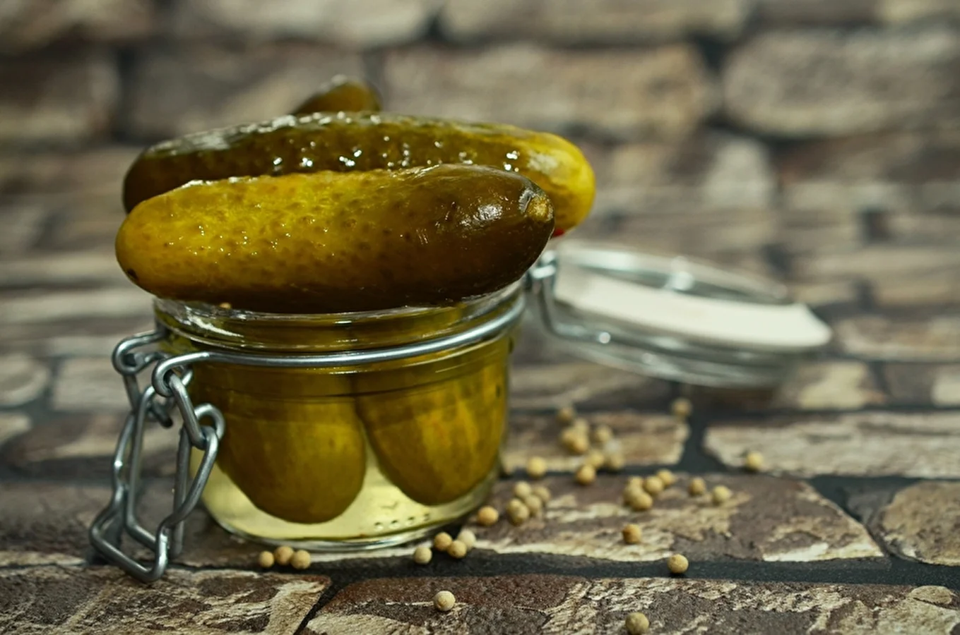 Leicht fermentierte Gurken