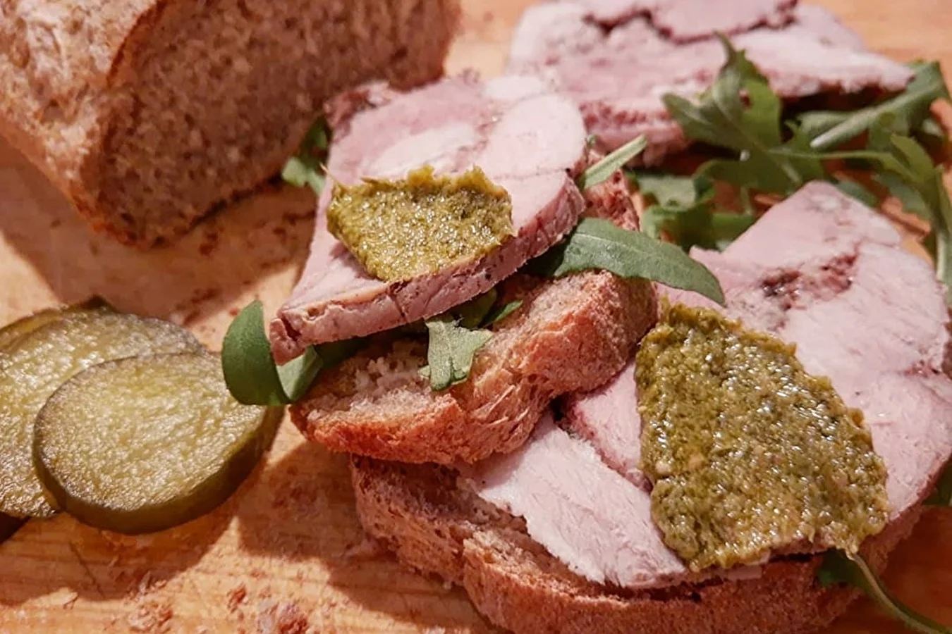 Rezepte unserer Kundinnen und Kunden: Schweineschulter aus dem Schinkenkocher