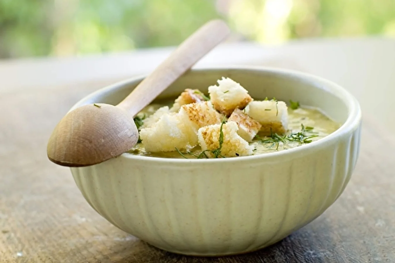 Cremesuppe aus Birne und Petersilienwurzel