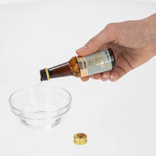 Geschmacksessenz Gold mit Rumgeschmack für 4 L, 40 ml - 4 ['Browin-Essenz', ' Rum-Essenz', ' Essenz weißer Rum', ' Essenz mit Rum-Geschmack', ' Strands-Essenz', ' Rum-Aroma für Alkohol', ' Bacardi-Rum', ' Cuba Libre', ' Mojito']