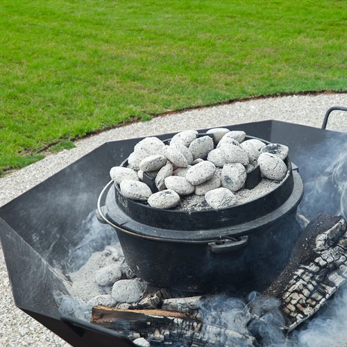 Kessel aus Gusseisen hängend mit Pfanne - 13 ['Gusseisenkessel', ' Lagerfeuerkessel', ' Kessel mit Pfanne', ' Zigeunerkessel', ' ungarischer Kessel', ' Gulasch aus dem Kessel', ' Kessel für die Feuerstelle', ' Jägertopf', ' Jägerkessel', ' Gusseisengefäß', ' Geschenk', ' Gusseisenpfanne', ' Gusseisentopf mit Pfanne', ' aufhängbarer Kessel', ' Kessel zum Aufhängen']