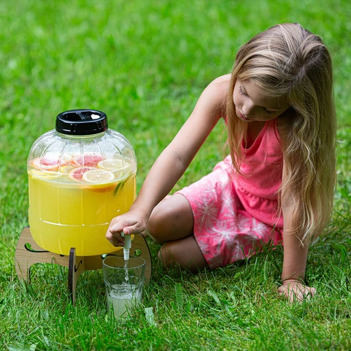 Mehrzweck-Behälter, 8 L mit Hahn und doppelseitigem Holzständer - 17 ['Dieses nichtsplitternde Glas 5 L/8 L mit praktischem Hahn auf einem Ständer ist eine hervorragende Lösung für das Lagern und Servieren von Wasser', ' Limonade oder Punsch. Genießen Sie den Komfort', ' die Langlebigkeit und die Sicherheit dieses funktionellen Gefäßes.']