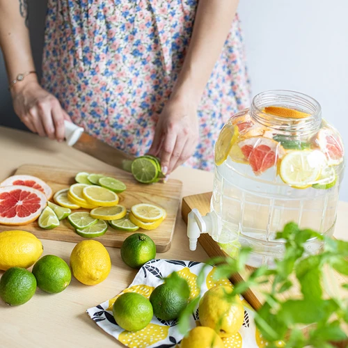 Multifunktionsglas mit Hahn 3 L - 9 ['PET-Glas', ' Kunststoff-Glas', ' Plastikglas', ' Mehrzweckglas', ' nichtsplitterndes Glas', ' Glas mit Hahn', ' Limonadenglas', ' Glas mit Schraubverschluss und Stöpsel', ' Limonade', ' Punsch', ' Abgießen']